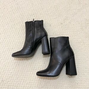 black chelsea boot